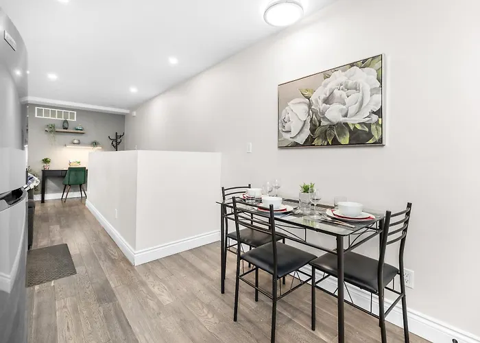 Downtown Apartment Steps To Byward Market