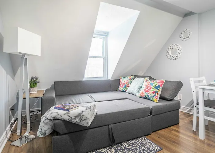 Urban 1Br Gem With Kitchen, Smart Tv & Workspace